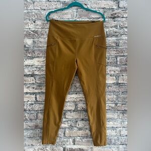 Eddie Bauer trail tight leggings NWOT the color is antique bronze. Smoke/petfree